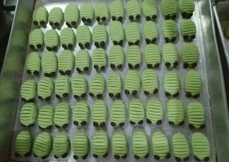 gambar untuk resep Caterpillar cookies