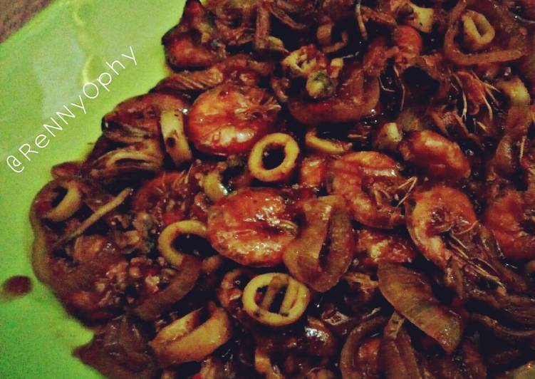 resep lengkap untuk Udang Cumi Saus Padang