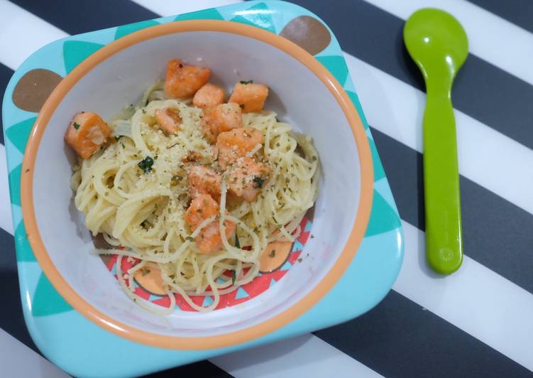 gambar untuk resep makanan Menu anak salmon spagethi aglio olio