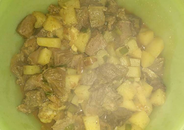 gambar untuk resep makanan Gulai Sapi Kentang Bumbu