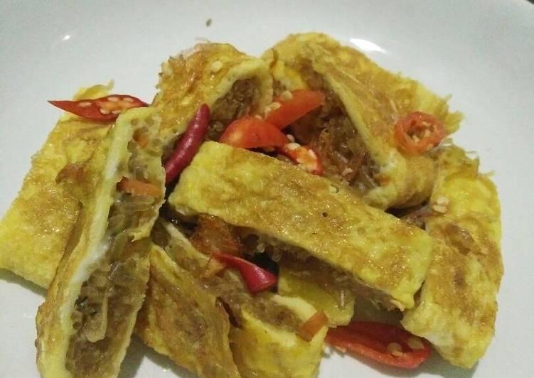 resep masakan Dadar gulung telur isi bihun