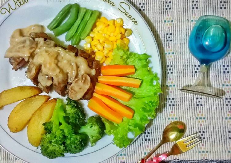 resep makanan Beef steak with creamy mushroom sauce