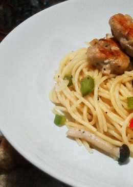 Aglio e Olio Spaghetti with Pan Grilled Chicken
