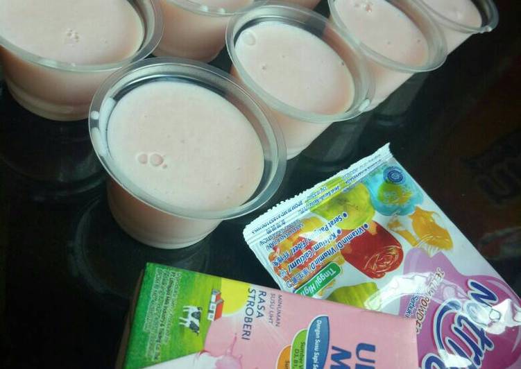 gambar untuk cara membuat Puding Susu Strobery