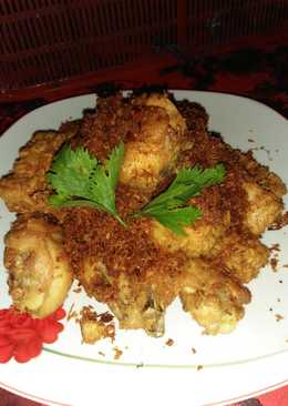 Ayam goreng serundeng kelapa