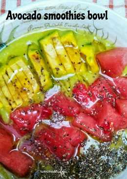 Avocado smoothies bowl
