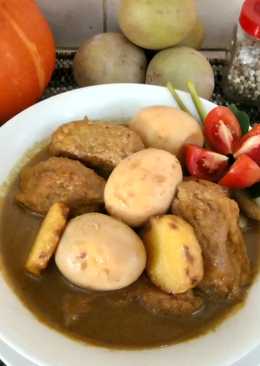 Semur telur dan tahu bakso