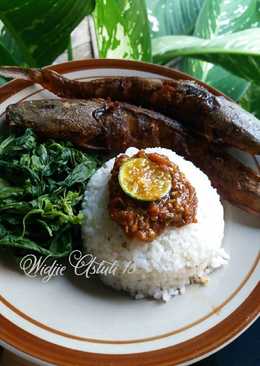 24. Pecel Lele Sederhana
