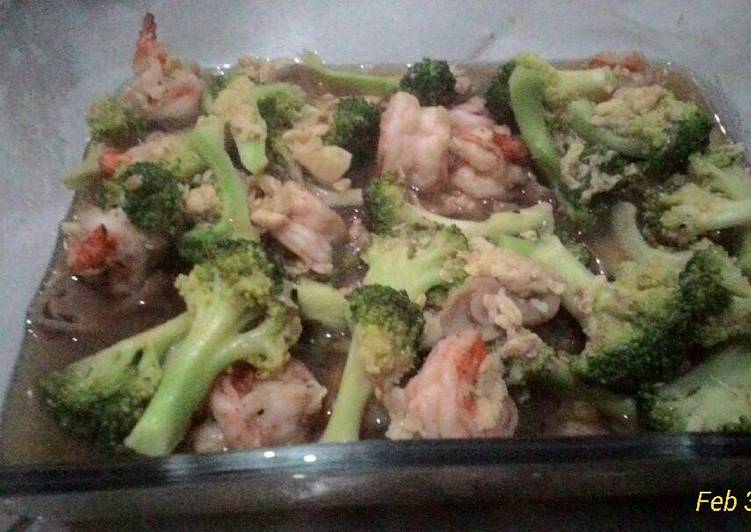 Resep Tumis brokoli udang jamur telur saos tiram Karya mamake