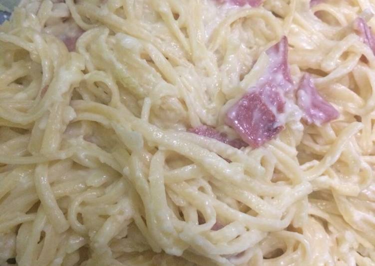 resep makanan Fettucine Carbonara Simple dan Creamy