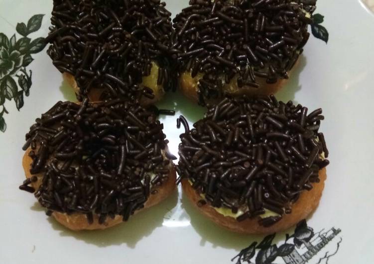 bahan dan cara membuat 1. Donat Mesis