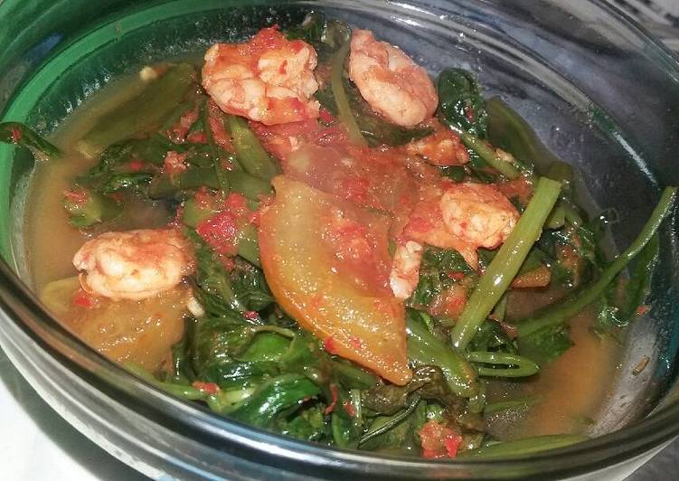 gambar untuk resep Udang kangkung kuah bledos