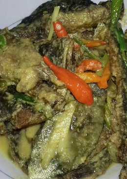 Pesmol ikan pari