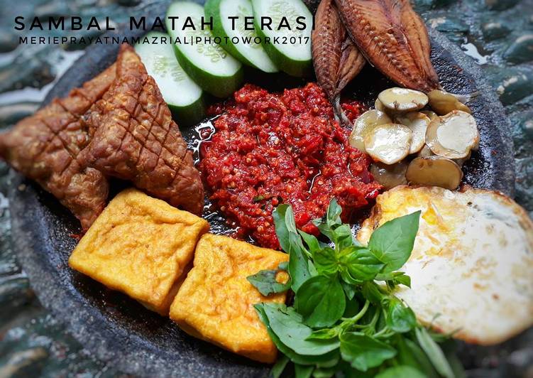 cara membuat Sambal Matah Terasi Daun Jeruk