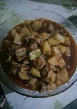 Pangek daging kentang