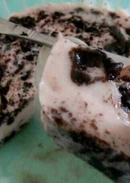 Puding Stroberi Susu Oreo