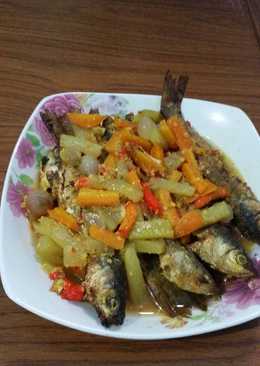 Acar Kuning (Ikan, Wortel dan Timun)