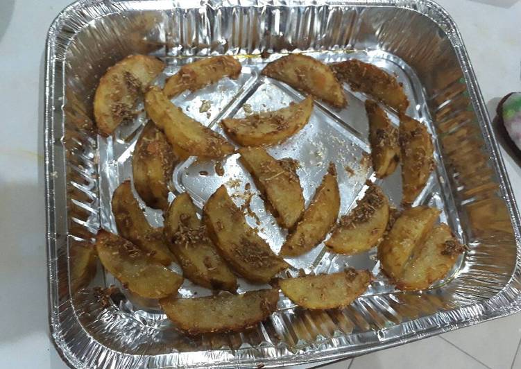 resep lengkap untuk Potato Wedges Oven ala momo??