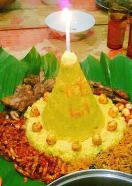 Nasi kuning (tumpeng) enak dan simple ðð