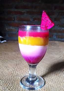 Layer milk dragon fruit and manggo