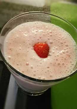 Banana strobery yoghurt