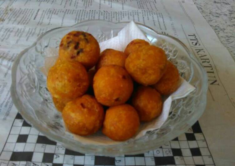 resep lengkap untuk Bola bola ubi kukus goreng mini