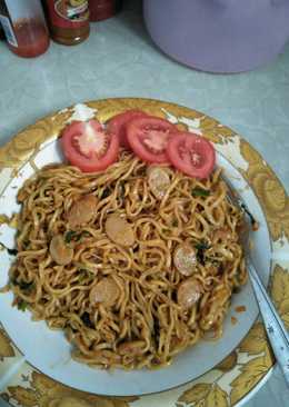 Mie goreng sayur sosis