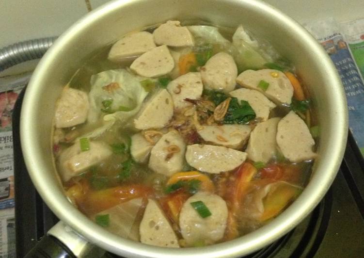 cara membuat Sup Makaroni Bakso Puyuh