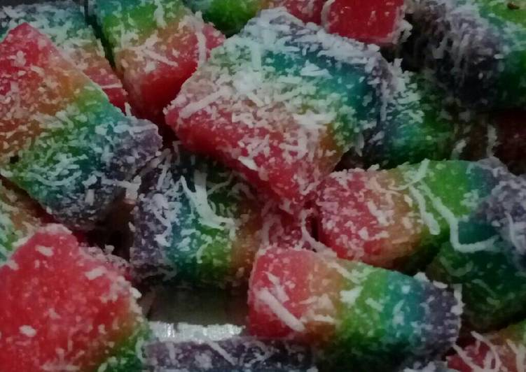 Resep Lapis singkong rainbow Oleh Syahda Trihikma