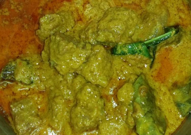 Rendang daging sapi