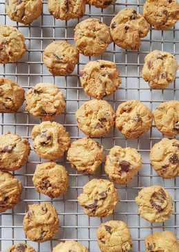 Crunchy Choco Chip Cookies