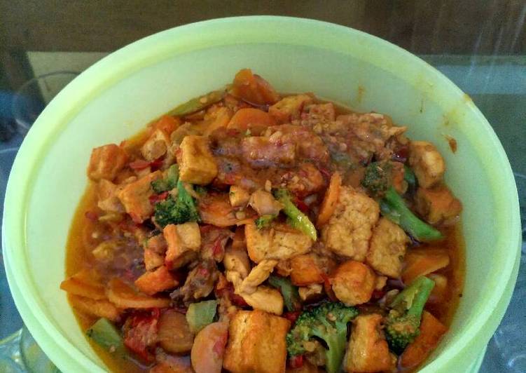 Resep Oseng Ayam Tahu with Brokoli and Carrot By Wahyu Kartikasari