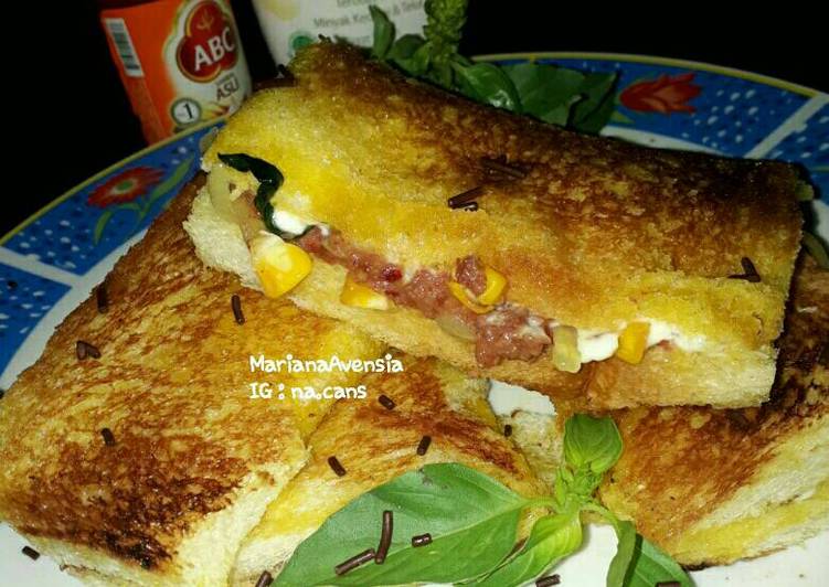 cara membuat Roti Bakar Kornet Spicy cocok untuk bekal atau piknik