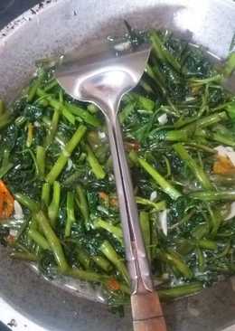 Tumis kangkung pedes