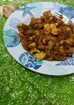 Kwetiau goreng sapi melotot