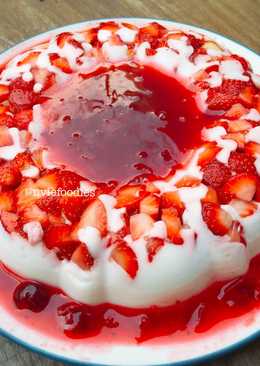 PUDING BUSA STRAWBERY with SAUCE