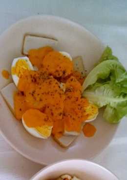 Telur rebus saus tomat