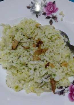 Nasi goreng teri cabai hijau