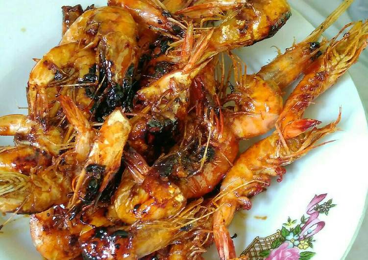 cara membuat Udang bakar madu pedas