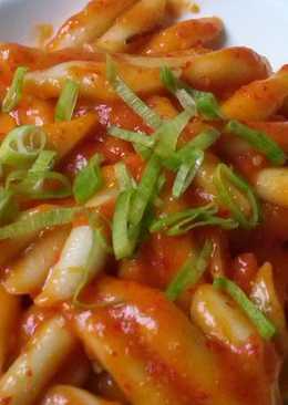 Tteokbokki (kue beras pedas)