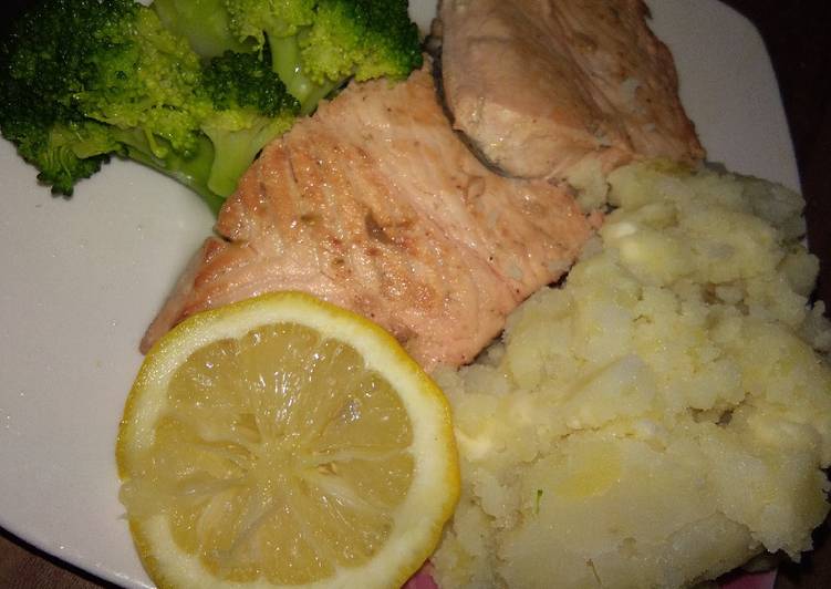 resep lengkap untuk Salmon with butterlemon and garlic ??