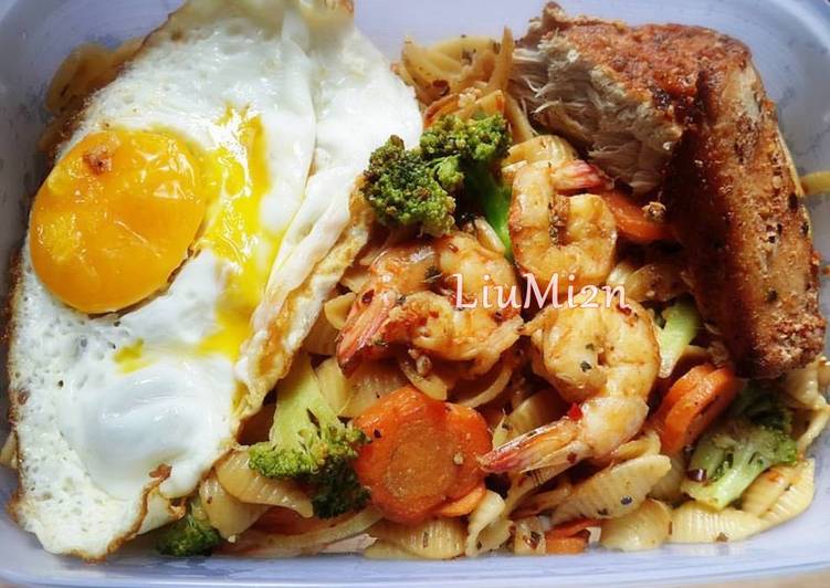 cara membuat Makaroni Tumis (Menu Diet untuk bekal lunch)