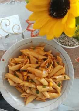 Pasta makaroni bolognese