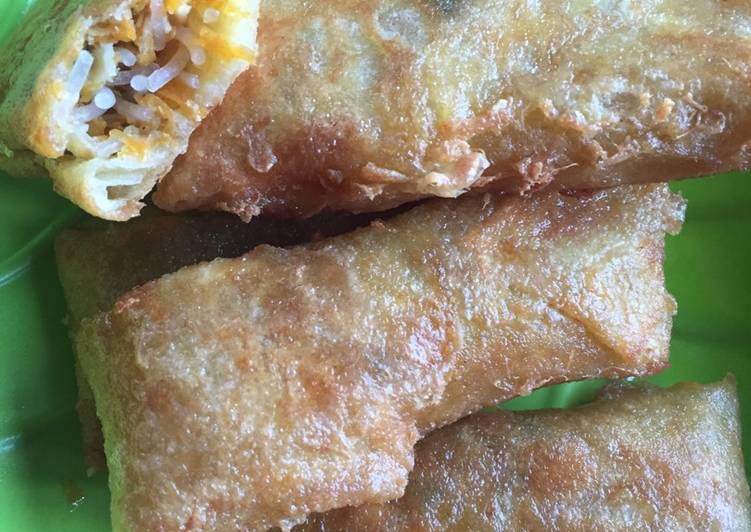  Resep  Lumpia isi  mie  oleh Riska Ulfia Khoirotunnisa Cookpad