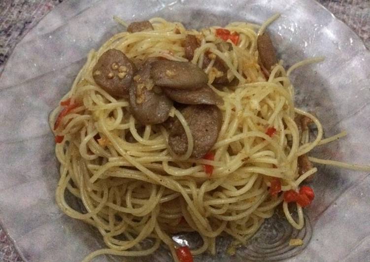 bahan dan cara membuat Spaghetti Aglio Oliò ala anak kos