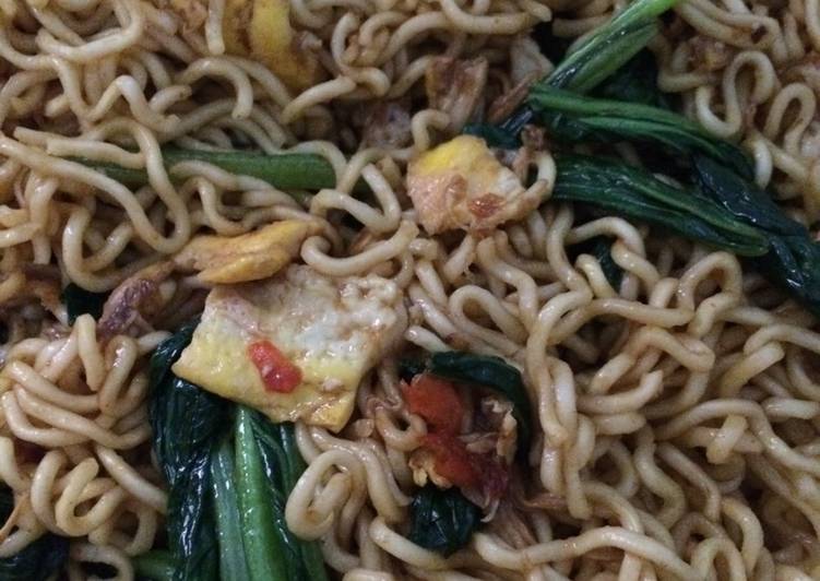 bahan dan cara membuat Indomie Goreng Pedas Mantap ??