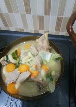 Sop Tulang Ayam (Chicken bone Soup mixing Meat Ball)