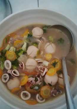 Sop cumi bakso ikan
