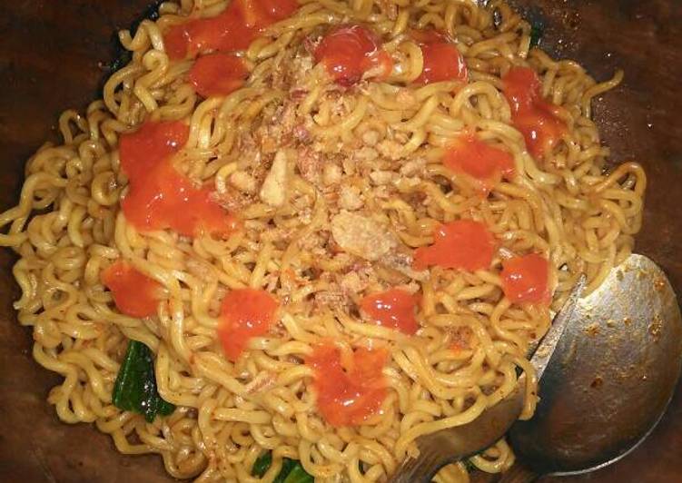 gambar untuk cara membuat Indomie goreng pedes