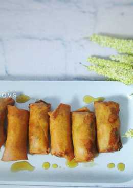 Lumpia mini isi ayam wortel